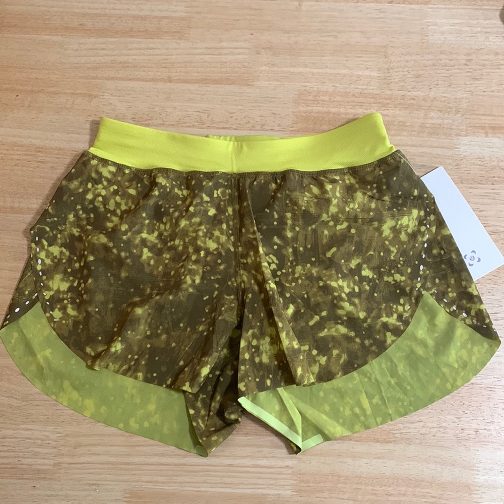 Lululemon Lululemon SeaWheeze Find Your Pace Lined High-Rise Short 3" size 6